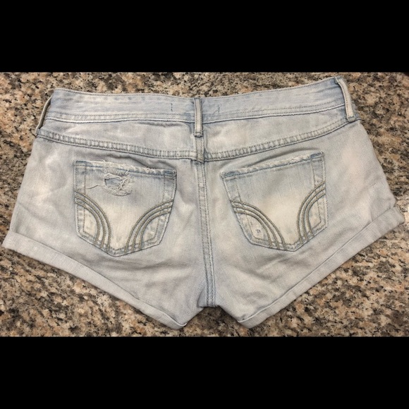 Hollister Low Rise Denim Shorts - Picture 2 of 3